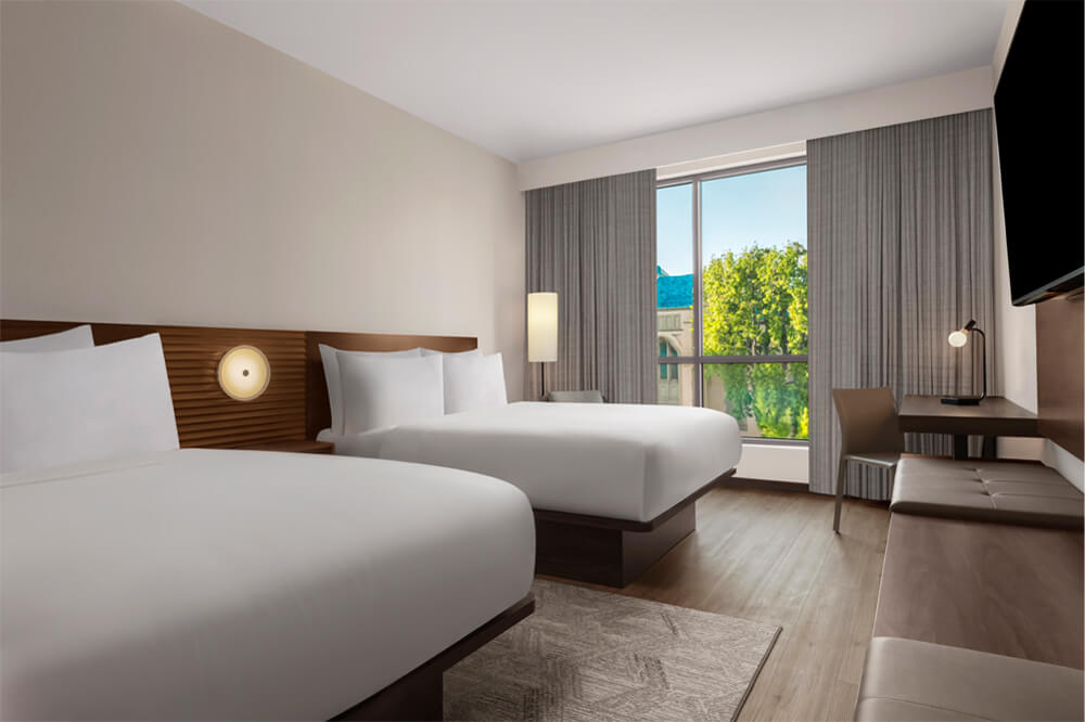 Guestroom-2-Queen-Beds-Colorado-View